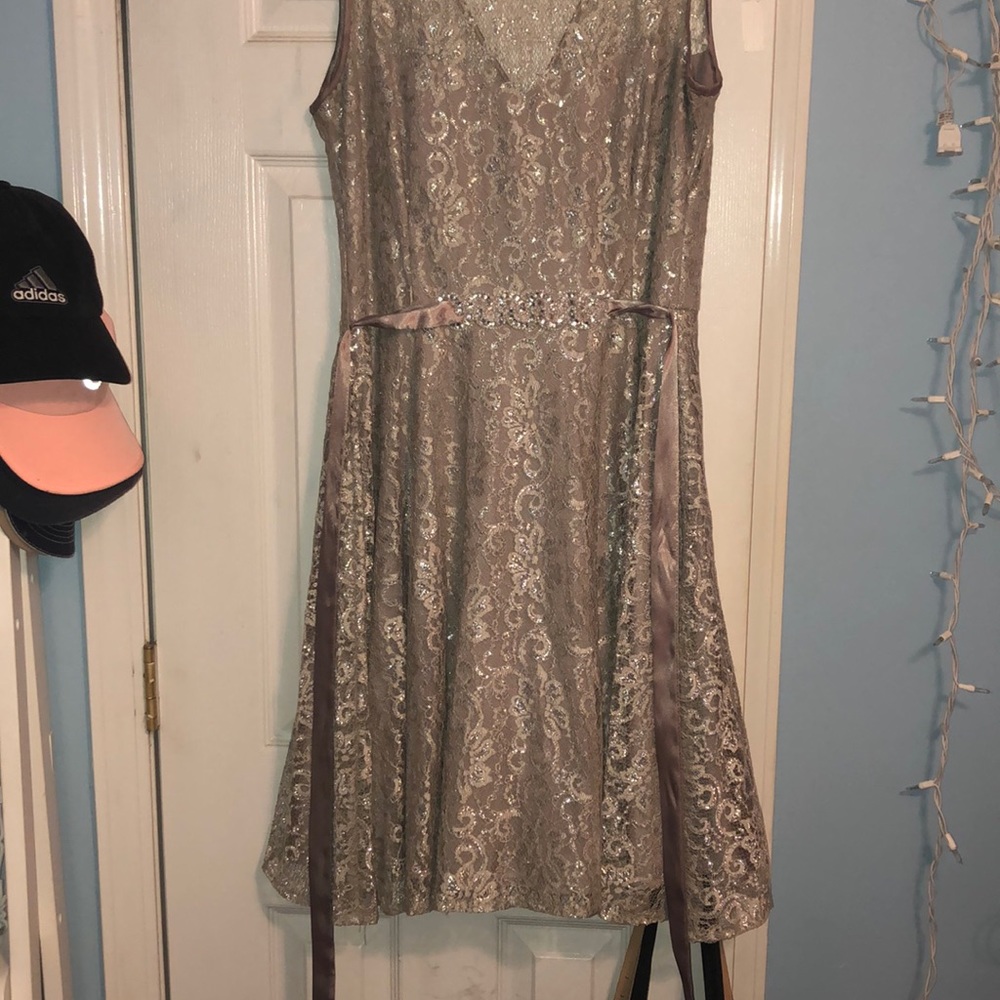 Dress - Picture 2 of 5